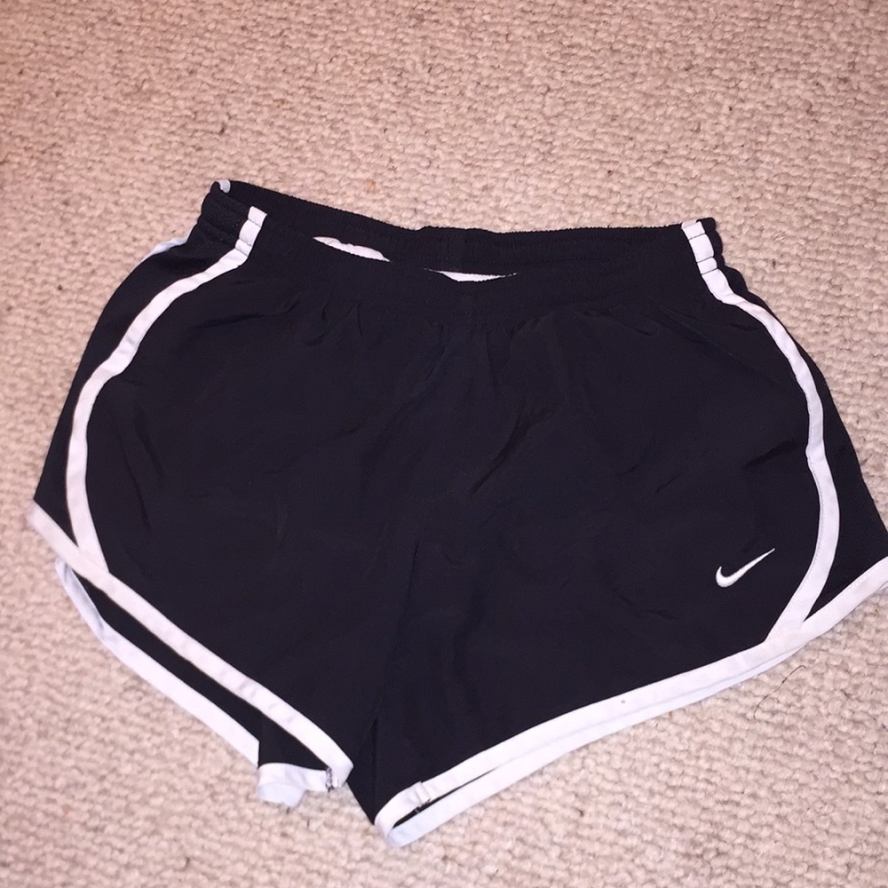 kids nike athletic shorts (black&white)